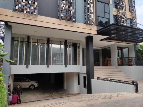 โรงแรมอโดเทล (Adotel Hotel)1