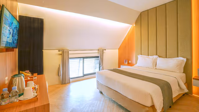 Attic Deluxe Room