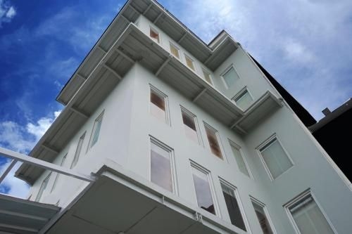 UROOMS Senayan0
