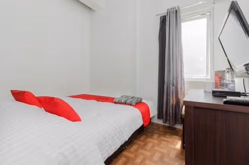 RedDoorz Room
