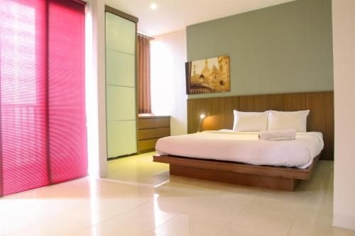 อพาร์ตเมนต์ 2 ห้องนอน 2 ห้องน้ำส่วนตัว ขนาด 108 ตร.ม. – เตเบต (Modern 2BR Cervino Village Apartment By Travelio)1