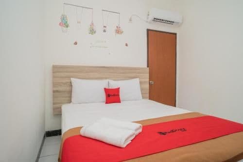 RedDoorz Room