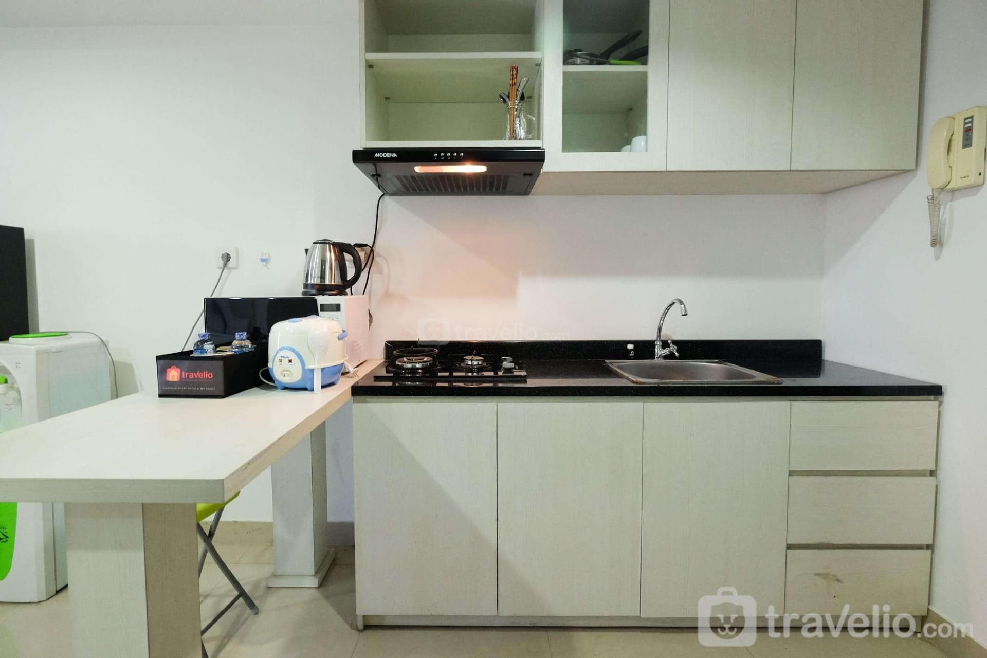 Cozy Studio at Tamansari The Hive Apt By Travelio Cozy Studio at Tamansari The Hive Apt By Travelio