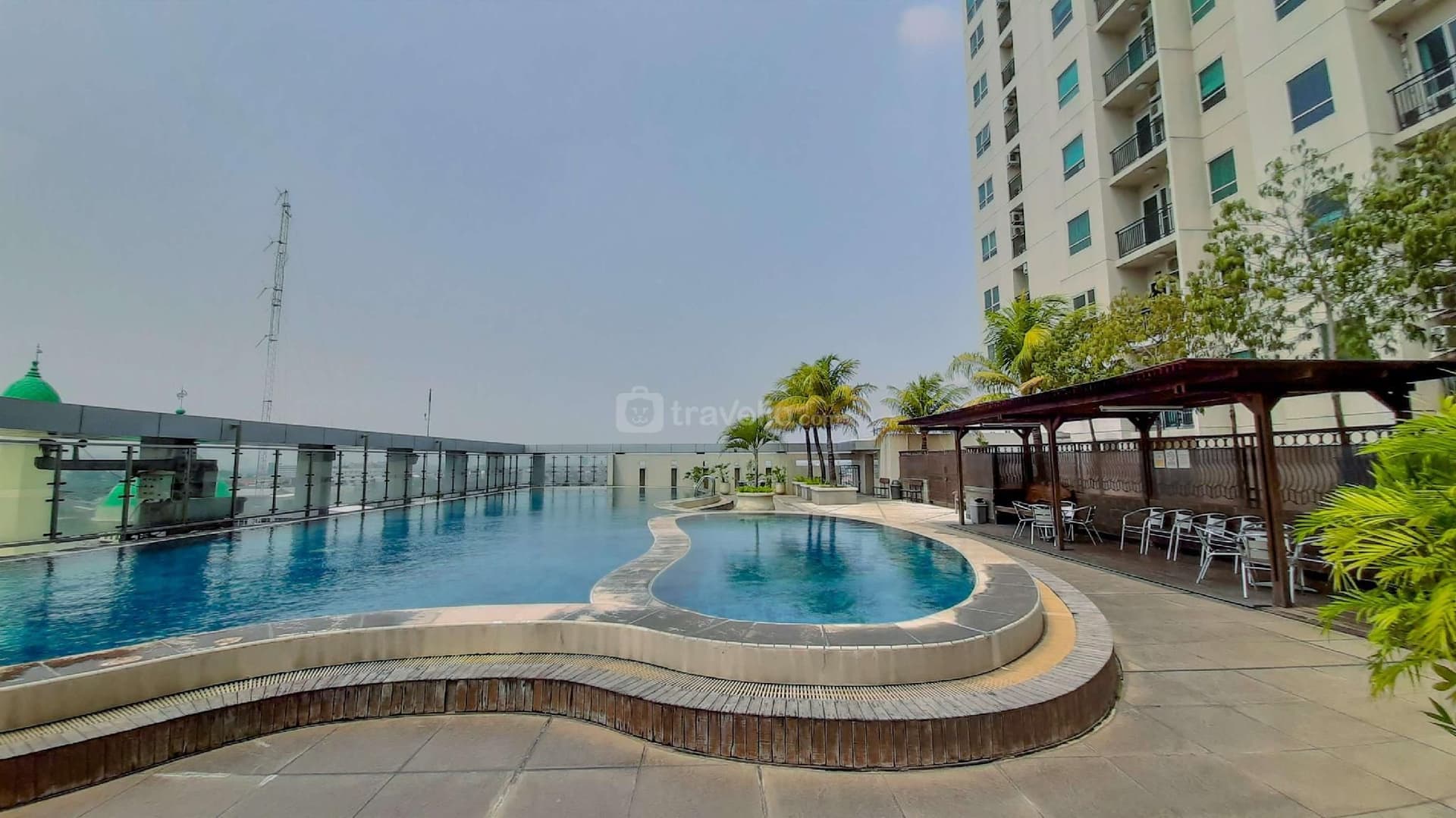 Homey 2BR MT Haryono Square Apartment By Travelio Homey 2BR MT Haryono Square Apartment By Travelio