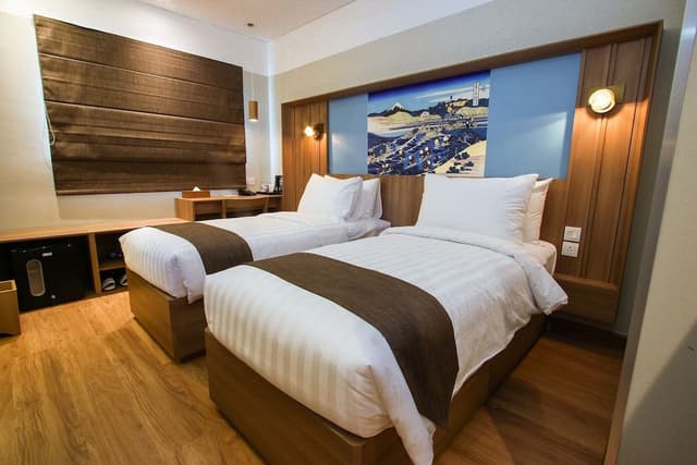 Deluxe Twin Bed