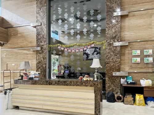 Strategic MTH Square w/ WiFi,Pool & Gym by 2ndHome