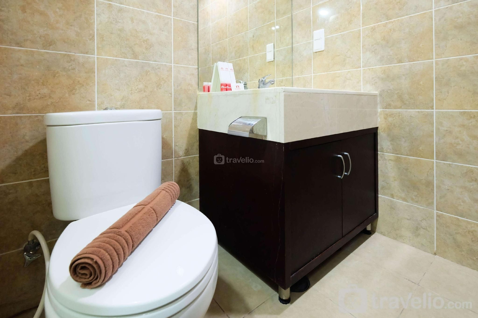 อพาร์ทเมนท์ 2 ห้องนอนพร้อมเฟอร์นิเจอร์สุดหรูที่ เคมัง วิลเลจ บาย ทราเวลลิโอ (Luxury Furnished 2BR Kemang Village Apt ByTravelio)4