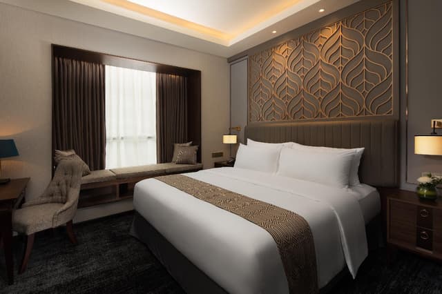 Deluxe King Room