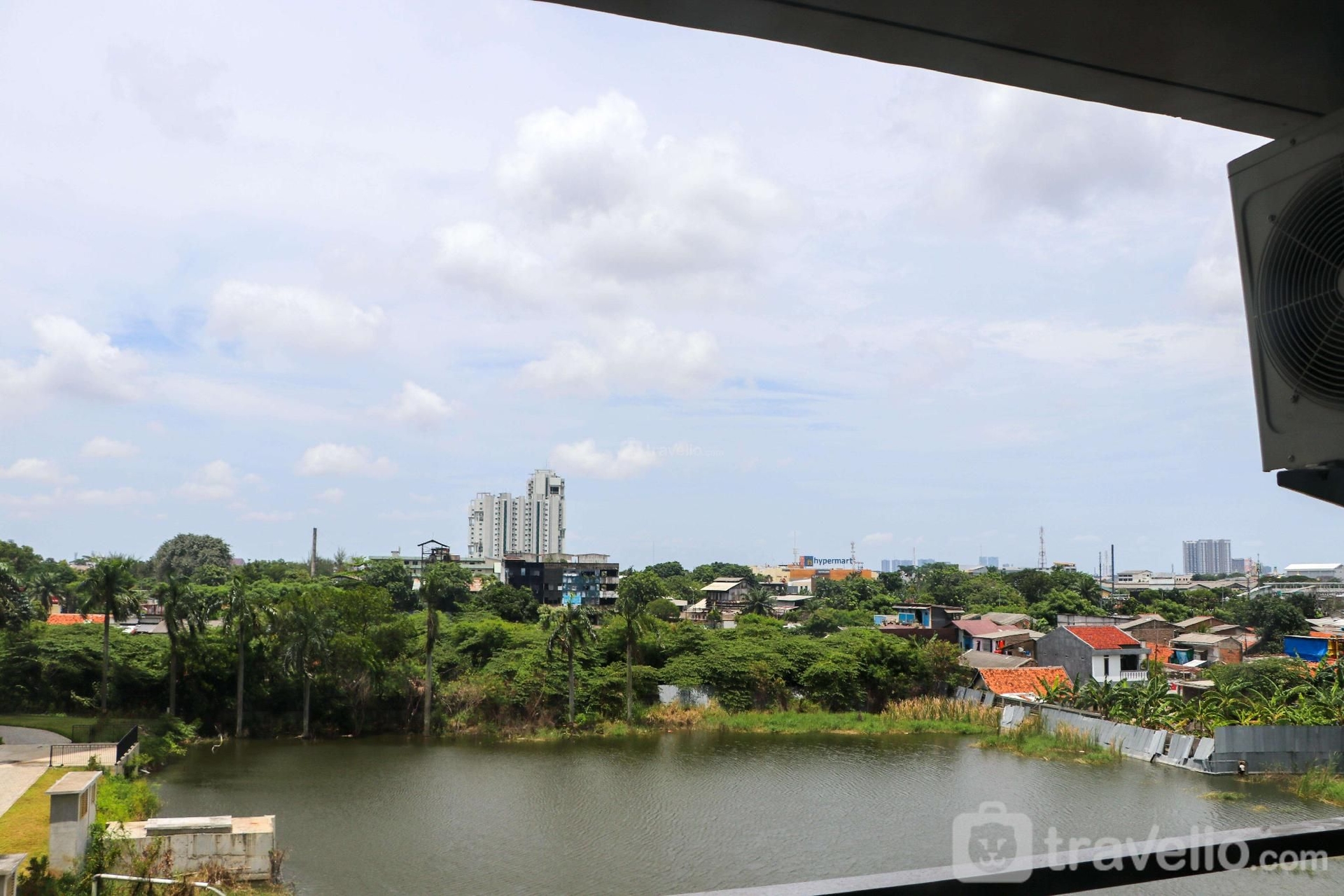 Elegant Studio at Daan Mogot City By Travelio1