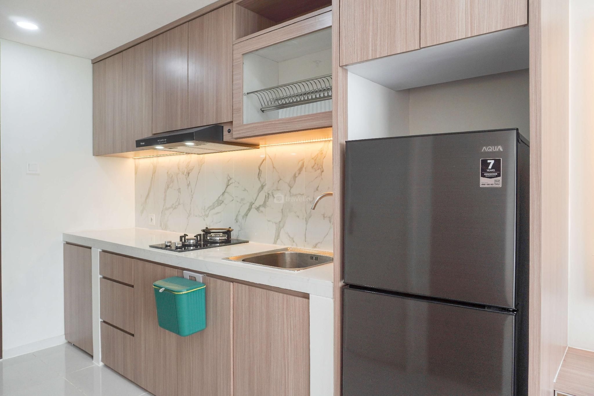 สตูดิโอที่ตกแต่งอย่างดีที่ดาน ม็อกอต ซิตี้ โดยทราเวลลิโอ (Well Furnished Studio Daan Mogot City By Travelio)3