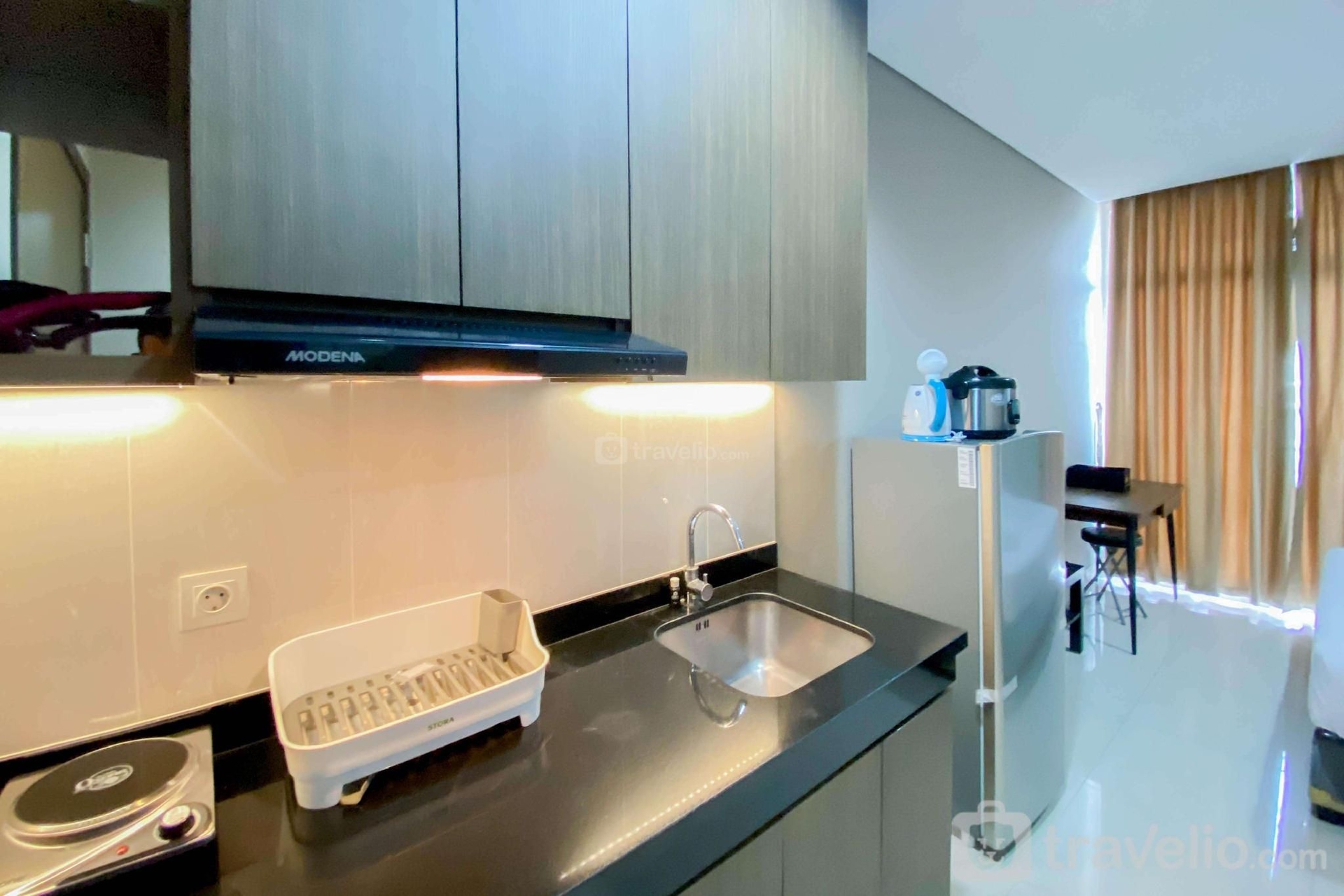 สตูดิโอมินิมอลที่ซิปุตรา อินเตอร์เนชั่นแนล โดยทราเวลลิโอ (Studio Minimalis Ciputra International By Travelio)1