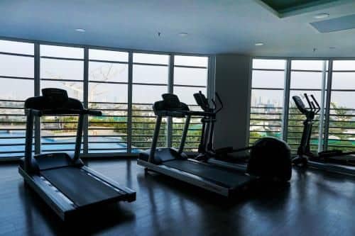 สตูดิโอมินิมอลิสต์ ที่เวสต์ วิสต้า อพาร์ตเมนต์ โดย ทราเวลลิโอ สตูดิโอมินิมอลิสต์ ที่เวสต์ วิสต้า อพาร์ตเมนต์ โดย ทราเวลลิโอ