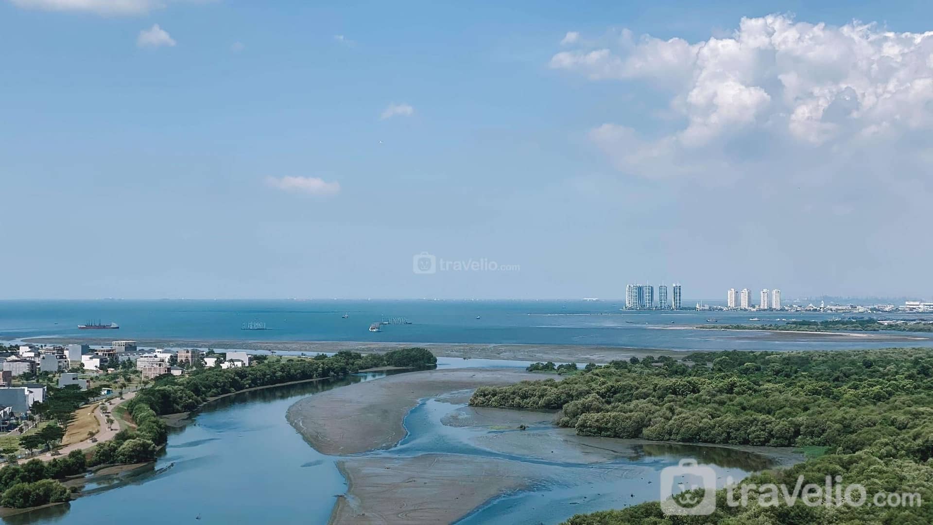 Modern Look 1BR Gold Coast Apartment By Travelio Modern Look 1BR Gold Coast Apartment By Travelio