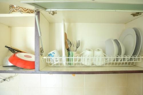 1 ห้องนอนคุณภาพดี ทามันเซมานัน เช็งกาแรง - เทรเวลิโอ (Great Value 1BR Taman Semanan Cengkareng-Travelio)1