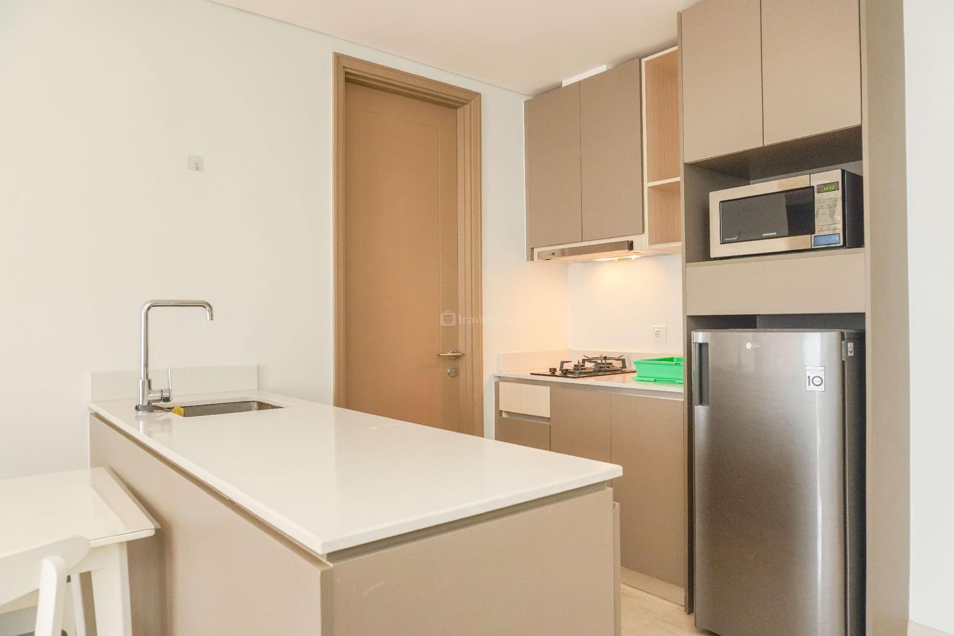Modern Nice 2BR Gold Coast near PIK By Travelio Modern Nice 2BR Gold Coast near PIK By Travelio
