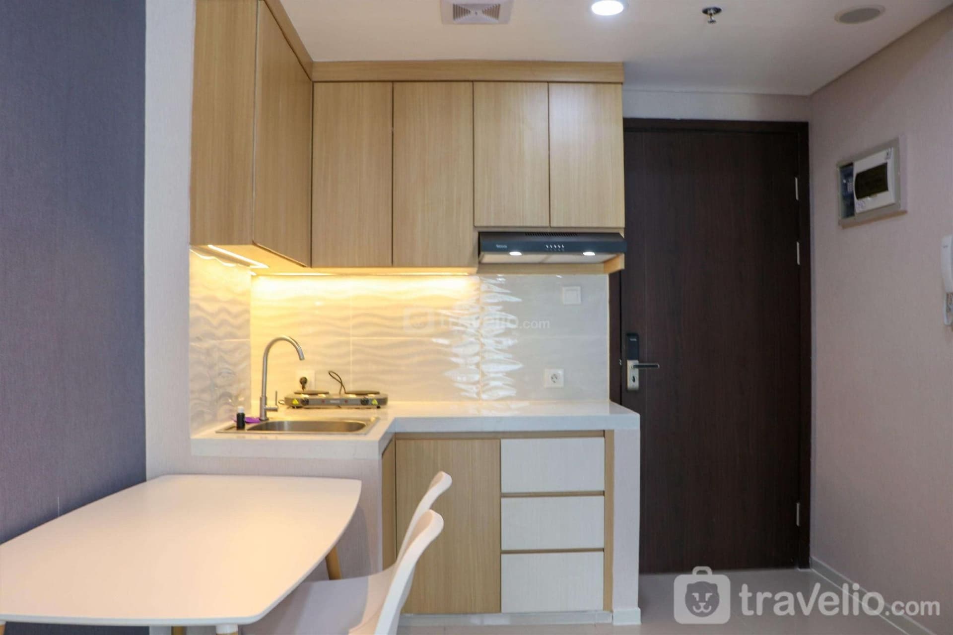 สตูดิโอพักผ่อนแสนสบายที่ Daan Mogot City โดย Travelio สตูดิโอพักผ่อนแสนสบายที่ Daan Mogot City โดย Travelio