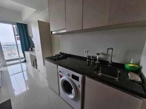 Green Sedayu Apartment Deluxe by Ellison