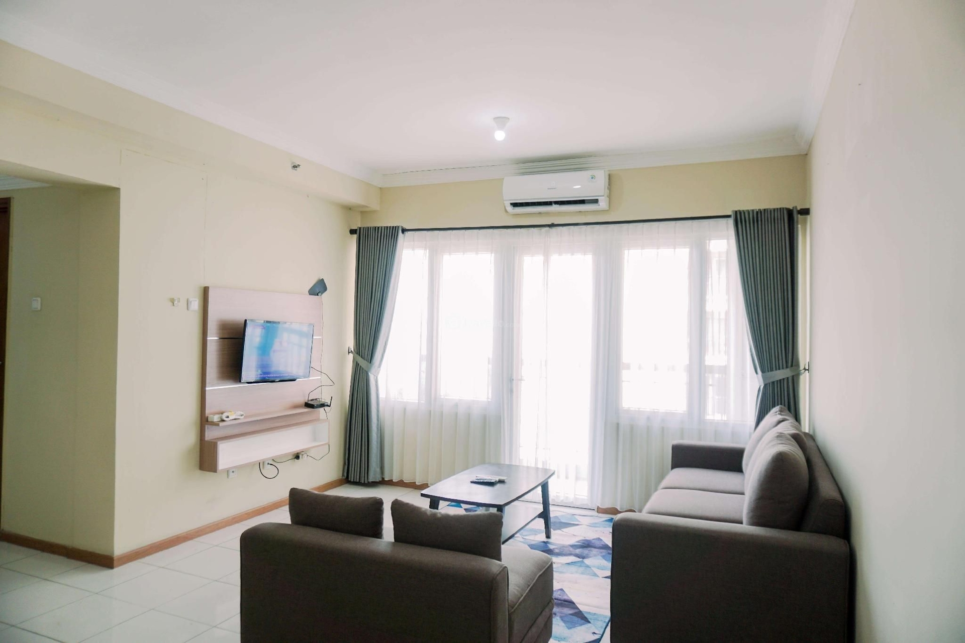 อพาร์ทเมนท์ 2 ห้องนอน แกรนด์พาเลท เกเมโยรัน ที่ผ่อนคลาย โดย ทราลีโอ (Relax 2BR Grand Palace Kemayoran Apt By Travelio)3