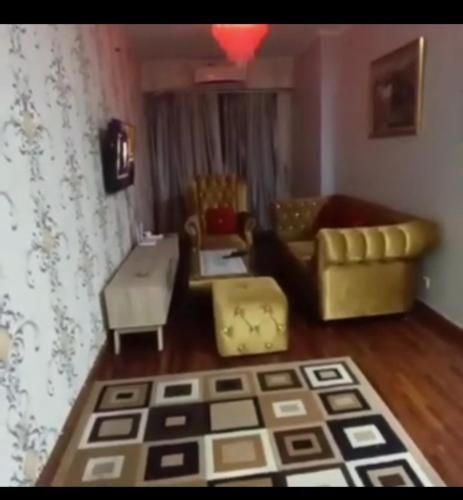 อพาร์ตเมนต์ 1 ห้องนอน 1 ห้องน้ำส่วนตัว ขนาด ตร.ม. – เสเน็น (Apartemen cempaka mas)2