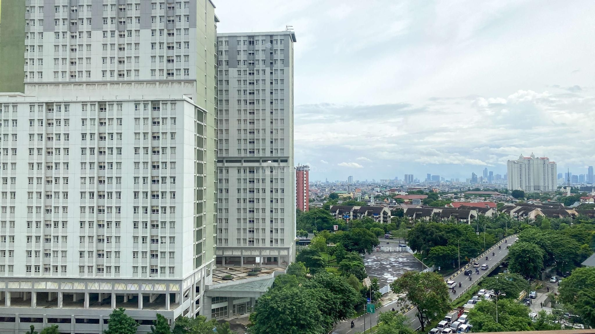 โคซี่ลีฟวิ่ง 1 ห้องนอนที่ เมเปิ้ล พาร์ค ซันเตอร์ โดย ทราเวลิโอ (Cozy Living 1BR Maple Park Sunter By Travelio)1