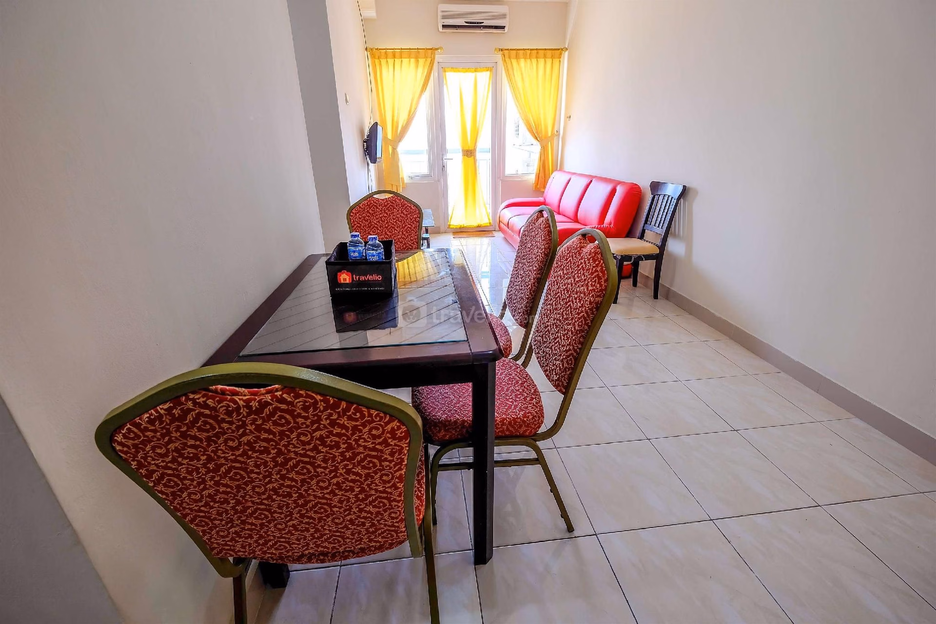 อพาร์ตเมนท์ 2 ห้องนอน พระบรมมหาราชวัง เกอมาโยรัน ทราเวลิโอ (Apt 2 BR Grand Palace Kemayoran By Travelio)3