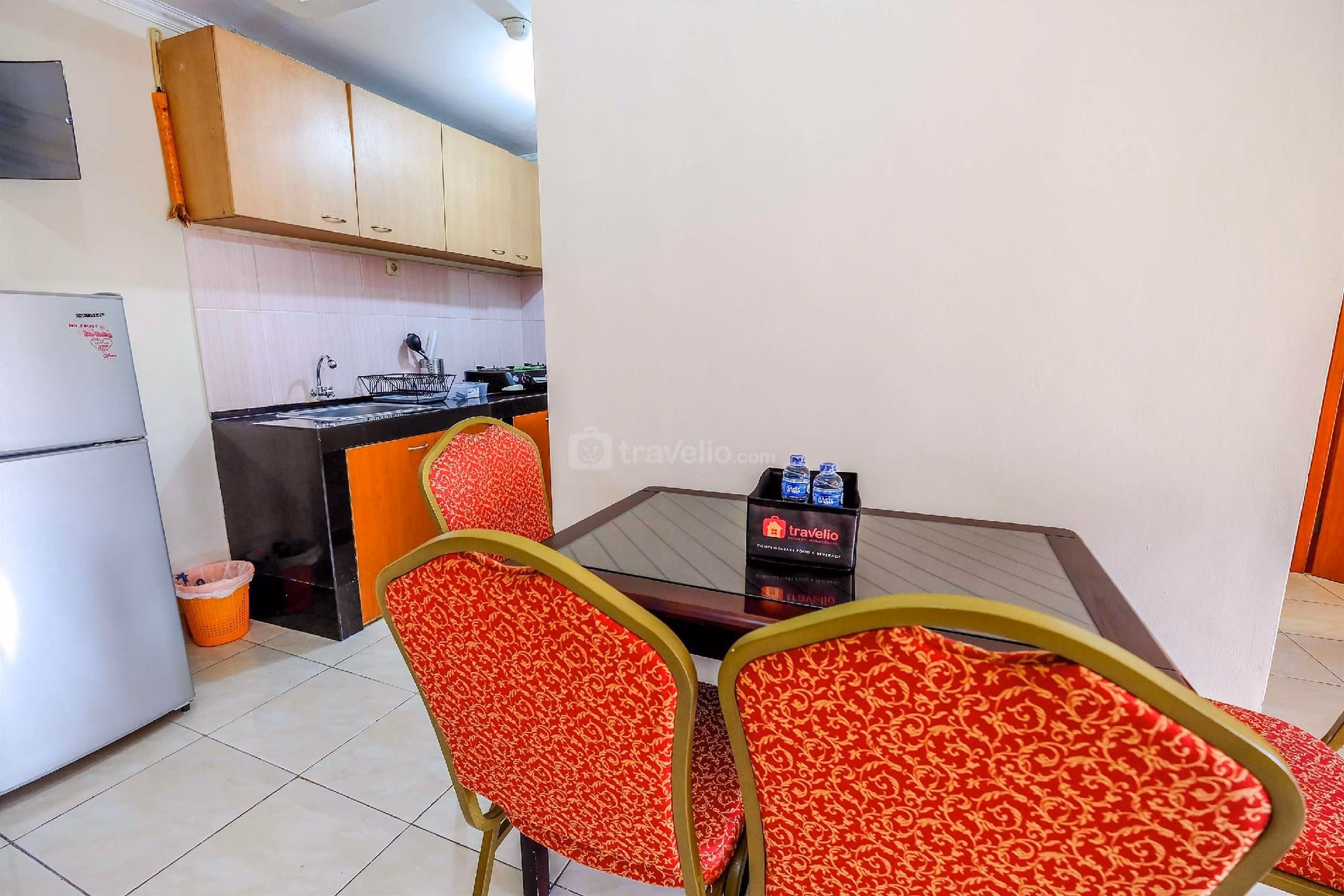 อพาร์ตเมนท์ 2 ห้องนอน พระบรมมหาราชวัง เกอมาโยรัน ทราเวลิโอ (Apt 2 BR Grand Palace Kemayoran By Travelio)4