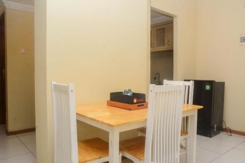 ที่พักหรูหรา 2 ห้องนอนที่ พระบรมมหาราชวัง เกอมาโยรัน ทราเวลิโอ (Elegant 2BR @ Grand Palace Kemayoran By Travelio)3