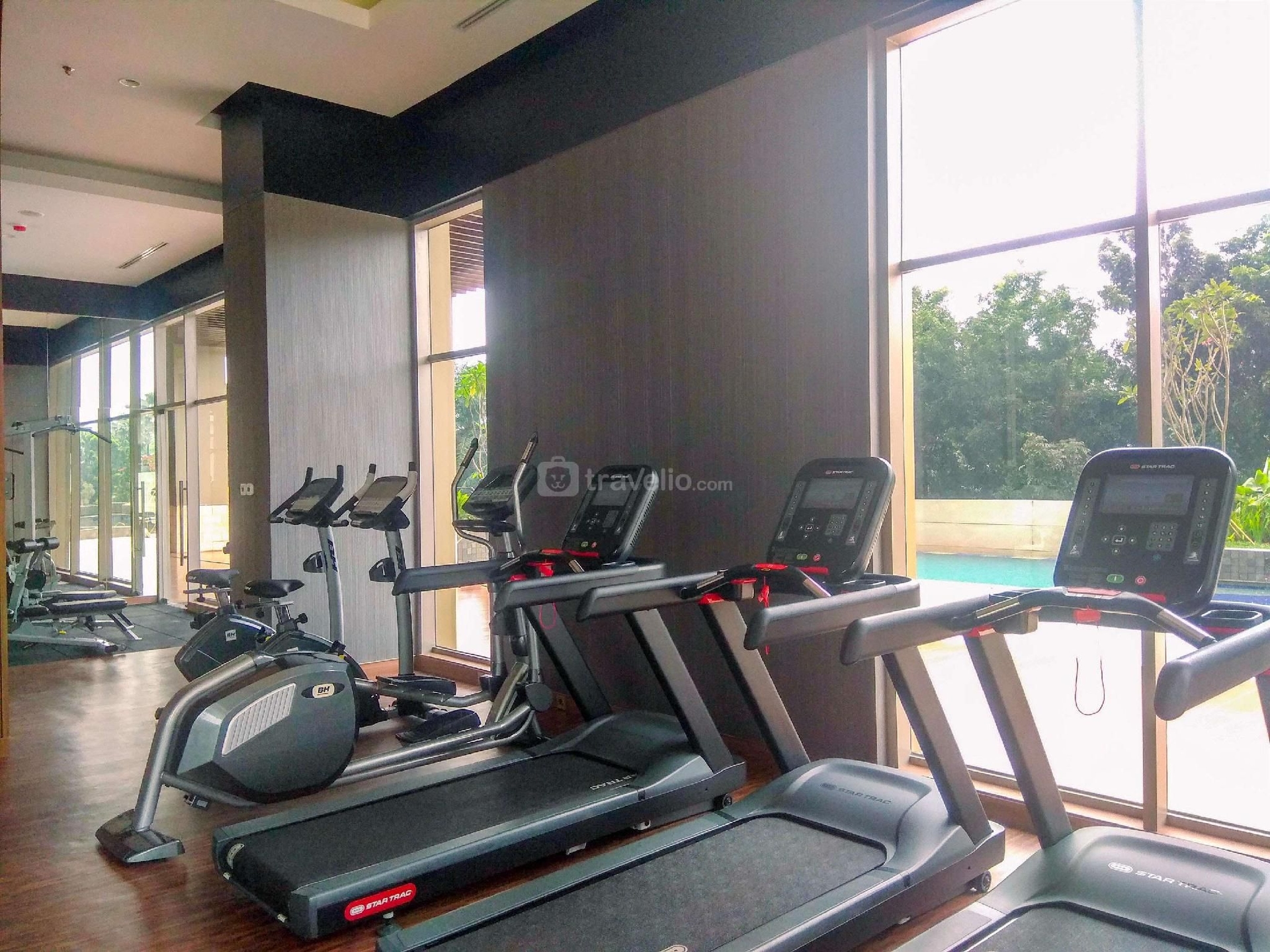 GreatDeal Studio Transpark Cibubur Apt By Travelio1