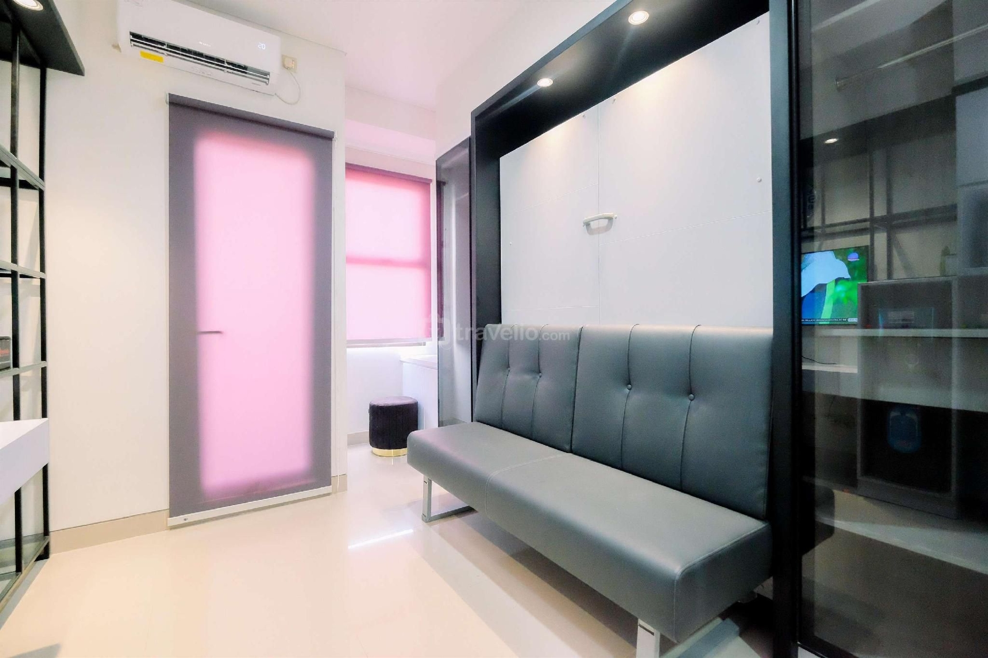 Cozy Stay Studio Transpark Cibubur By Travelio2