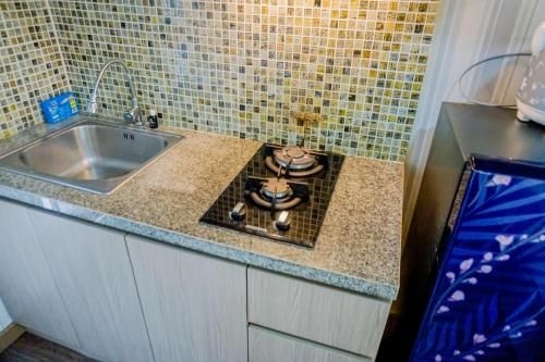 สตูดิโอ คอมฟอร์ท ดีไซน์ กรีน เบย์ พลูอิต บาย ทราเวลลิโอ (Studio Comfort Design Green Bay Pluit By Travelio)0