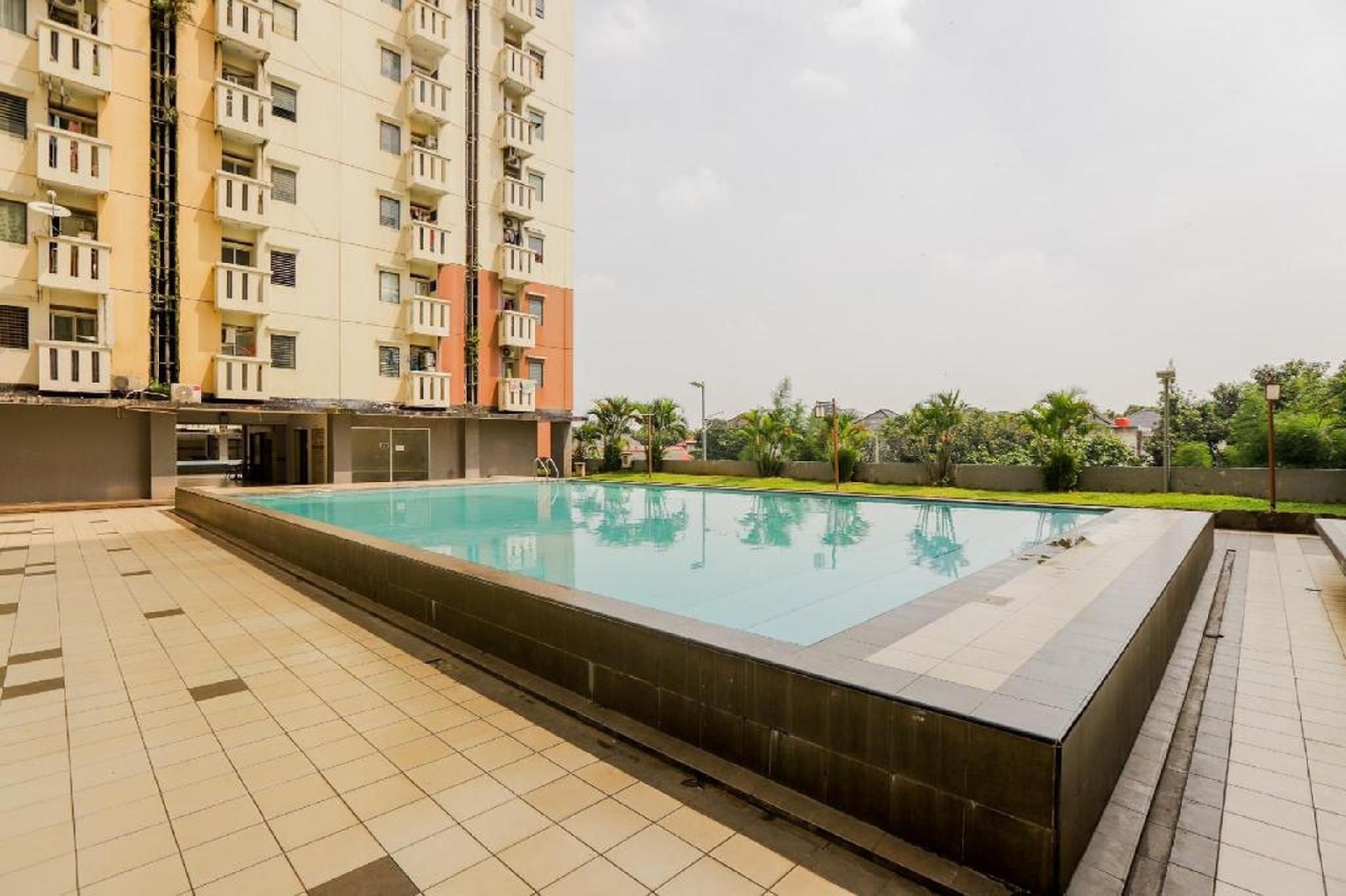 เรดลีฟวิ่ง อพาร์ตเมนต์ จิบูบูร์ วิลเลจ ราชาพร็อพเพอร์ตี้ ทาวเวอร์ดี (RedLiving Apartemen Cibubur Village Raja Property Tower D)2