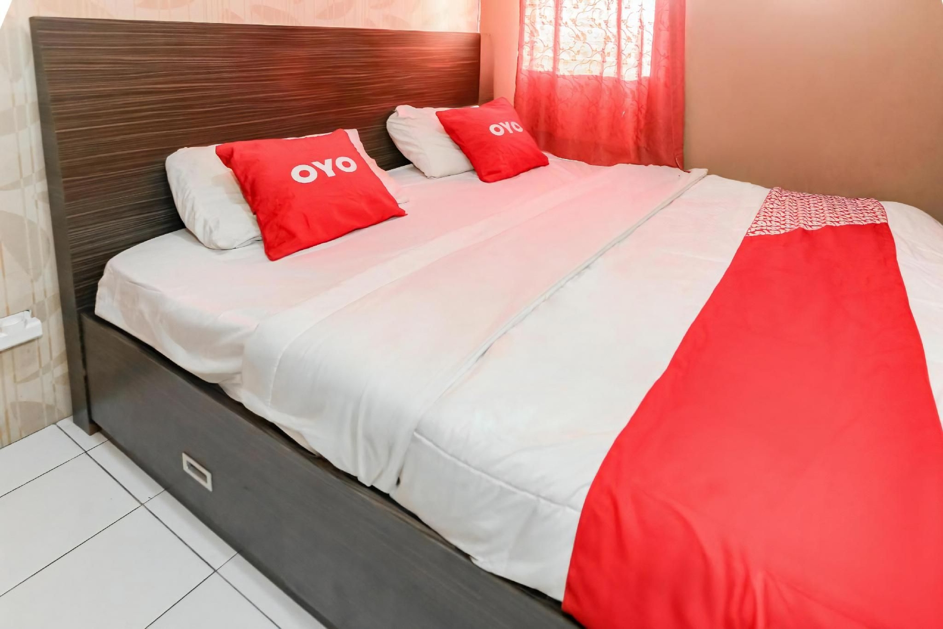 OYO 93585 Apartemen Cibubur Village By Raja Property2