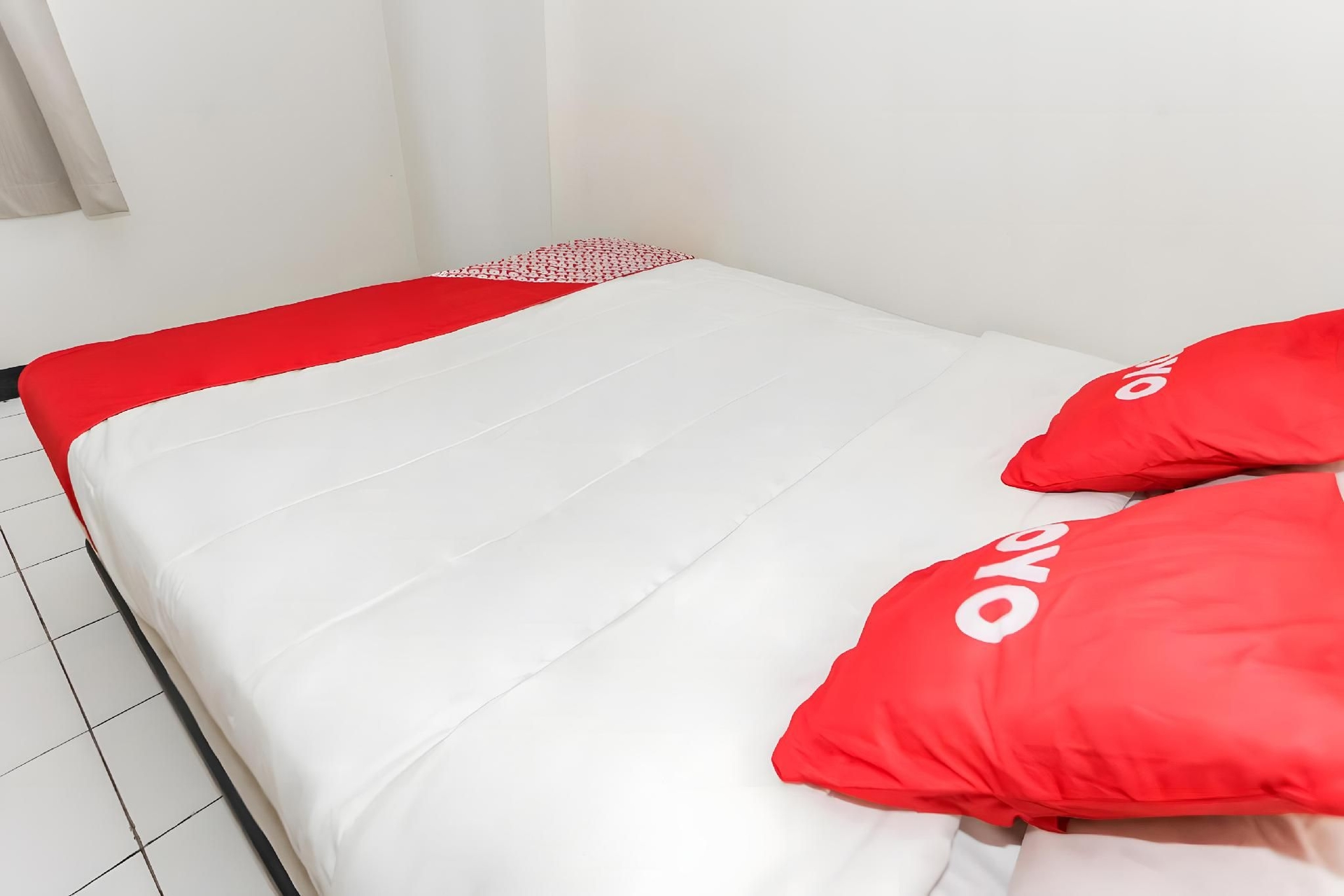 OYO 93585 Apartemen Cibubur Village By Raja Property4
