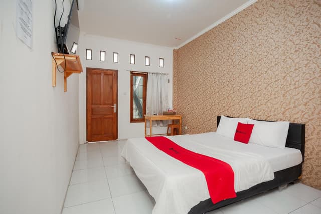 RedDoorz Room