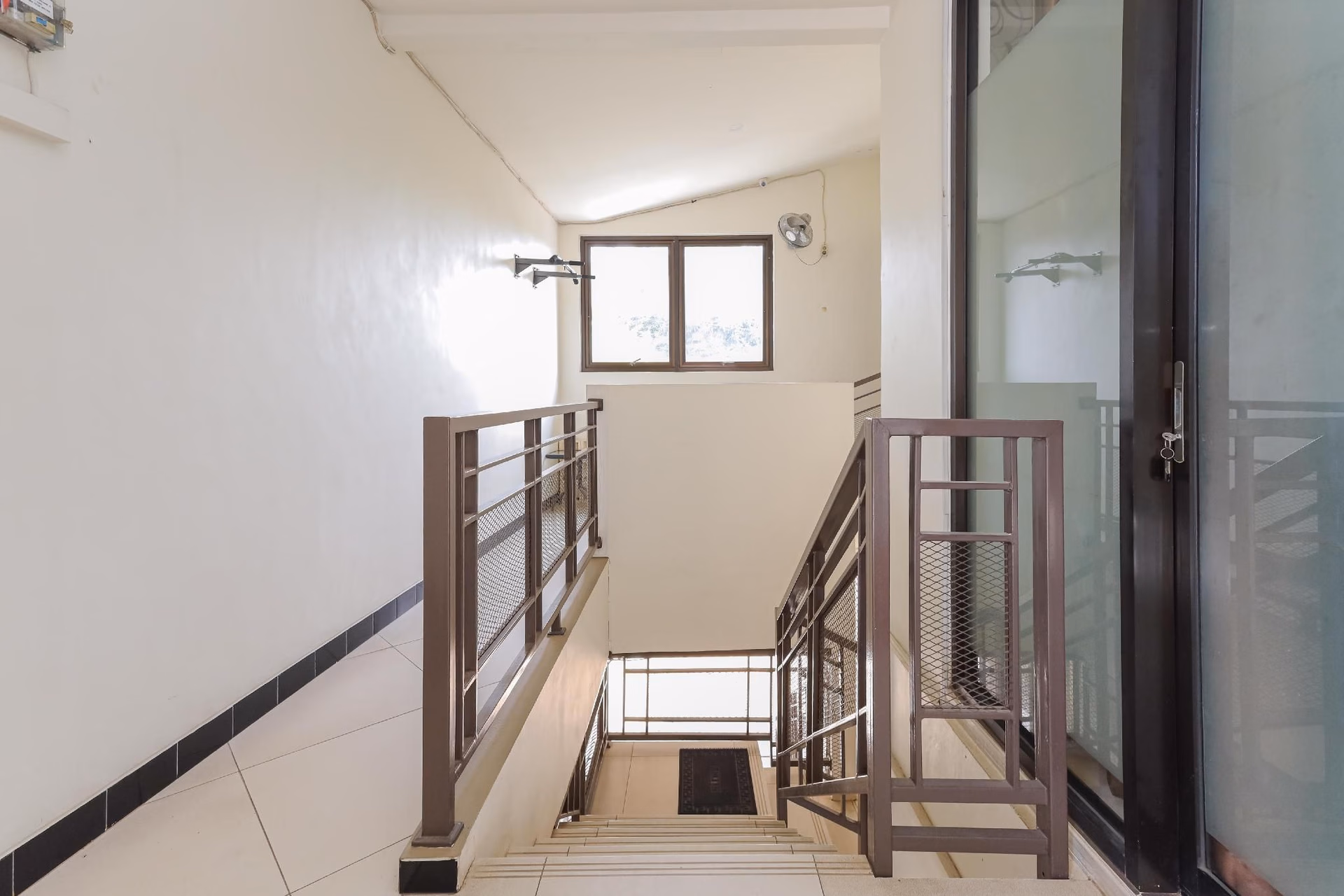 เรดดอร์ซ ชาเรียะฮ์ ใกล้กรีนพาร์ค จาติวาร์นา (RedDoorz Syariah near Green Park Jatiwarna)0
