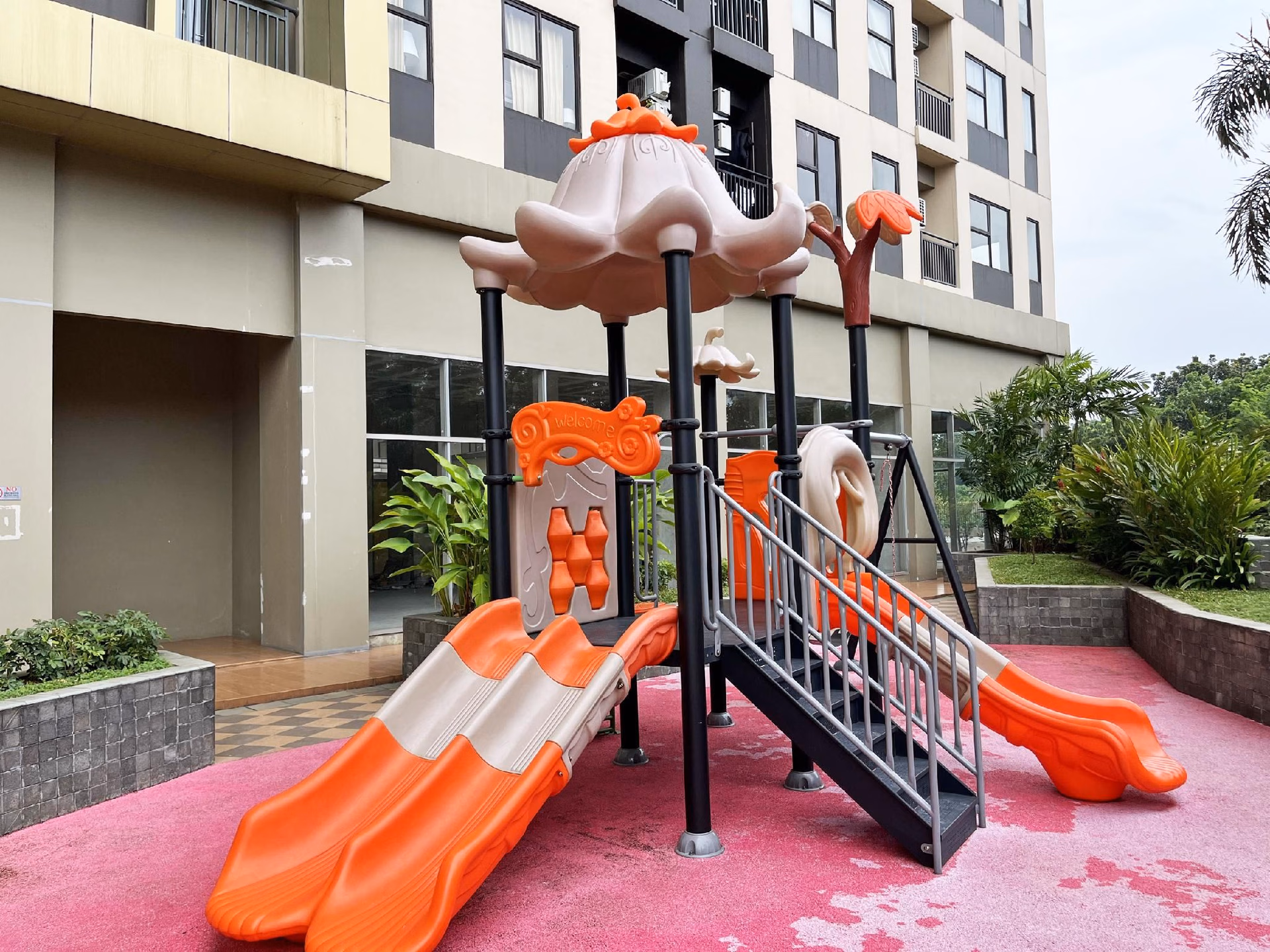 ทรานส์พาร์ค ซิบูบูร์ อพาร์ตเมนต์ โดย ซินีโบบอ (Transpark Cibubur Apartment by SiniBobo)2
