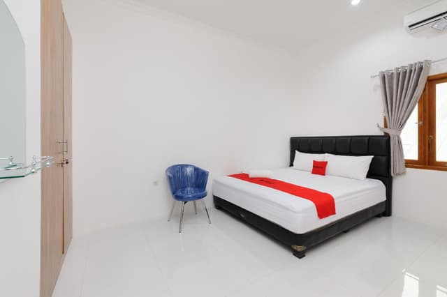 RedDoorz Room