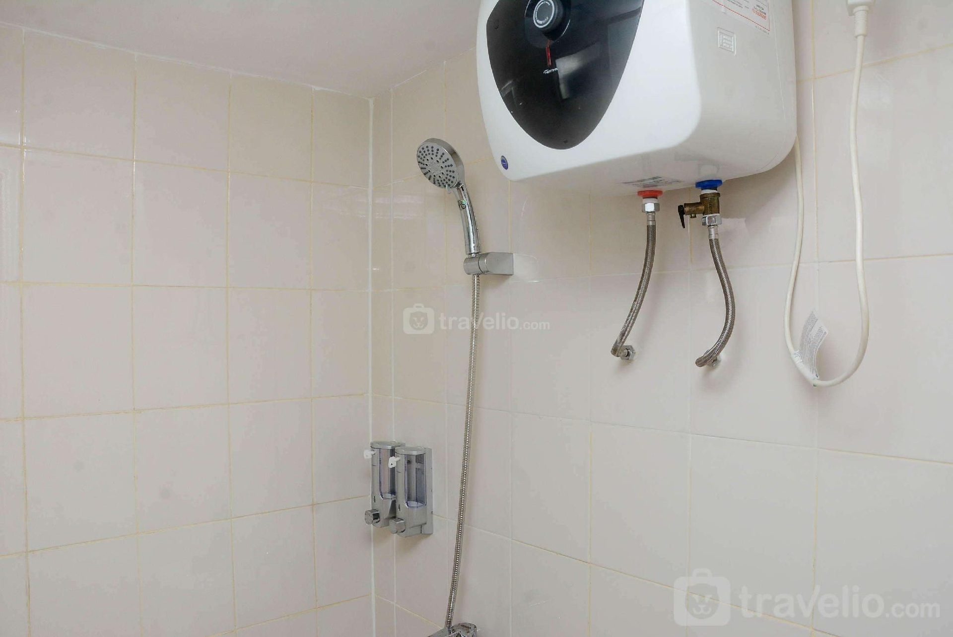 Gorgeous and Cozy 2BR at Bassura City By Travelio4
