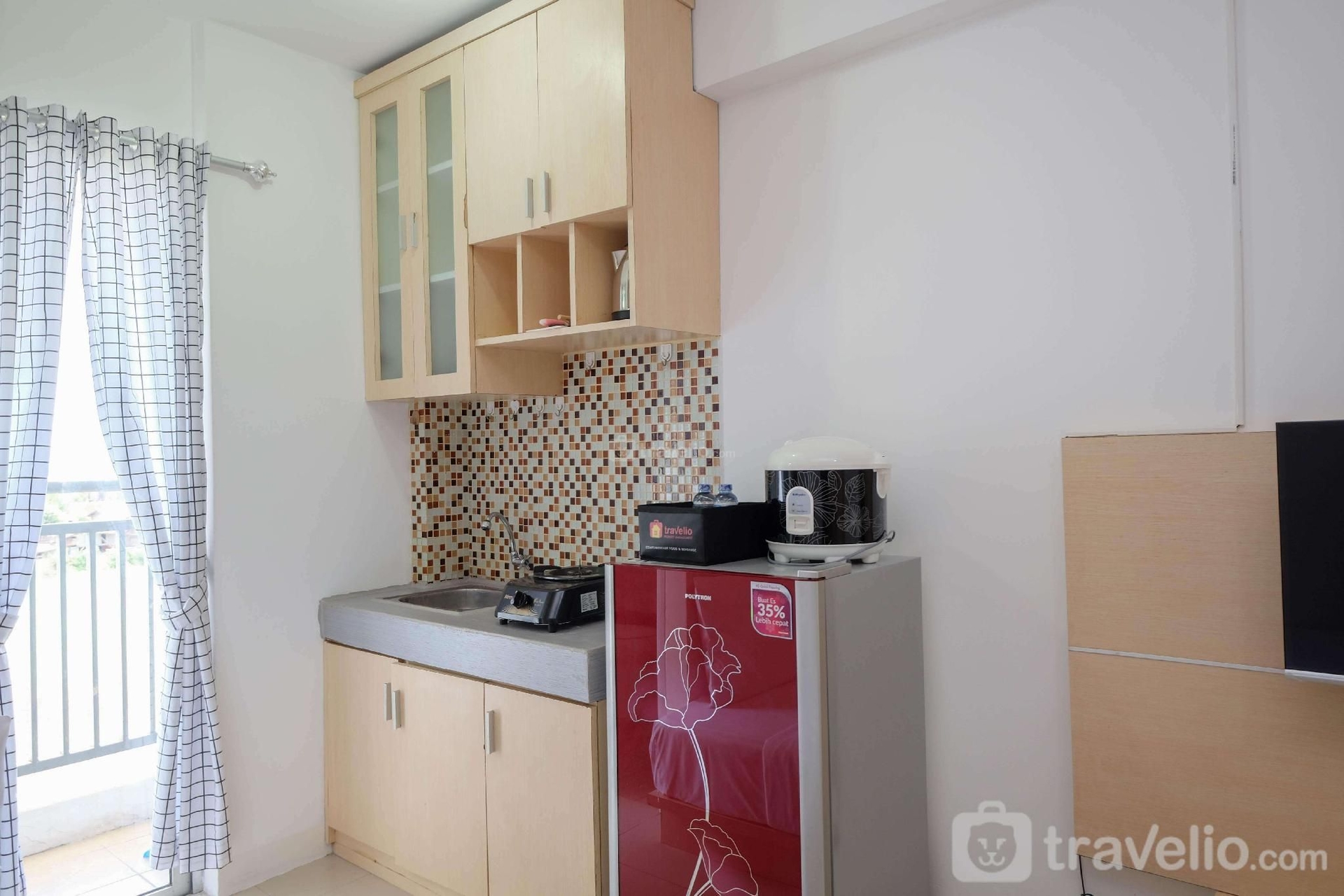 Homey and Comfort Studio Bassura City By Travelio3