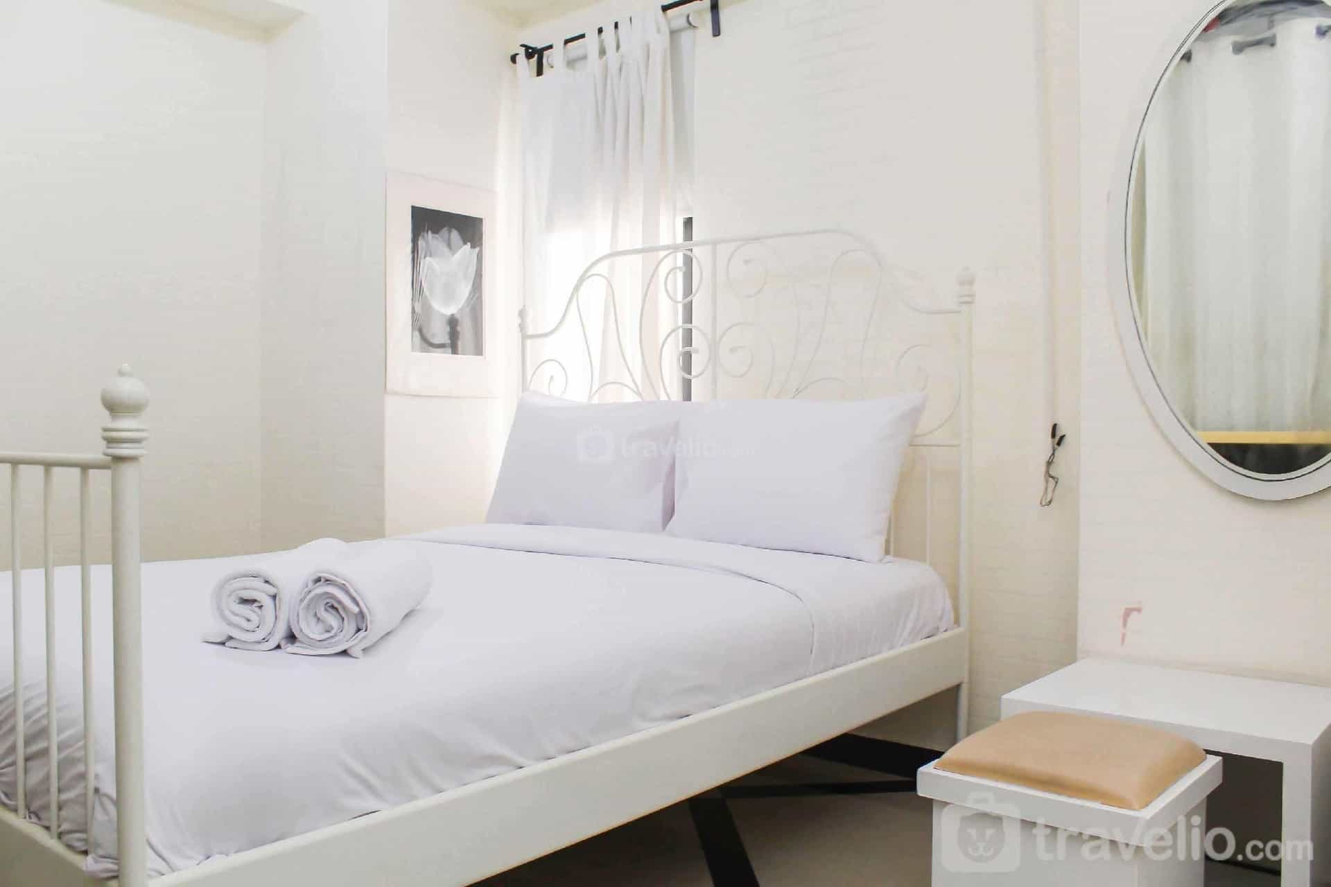White and Nice 1BR at Bassura City Apt By Travelio White and Nice 1BR at Bassura City Apt By Travelio