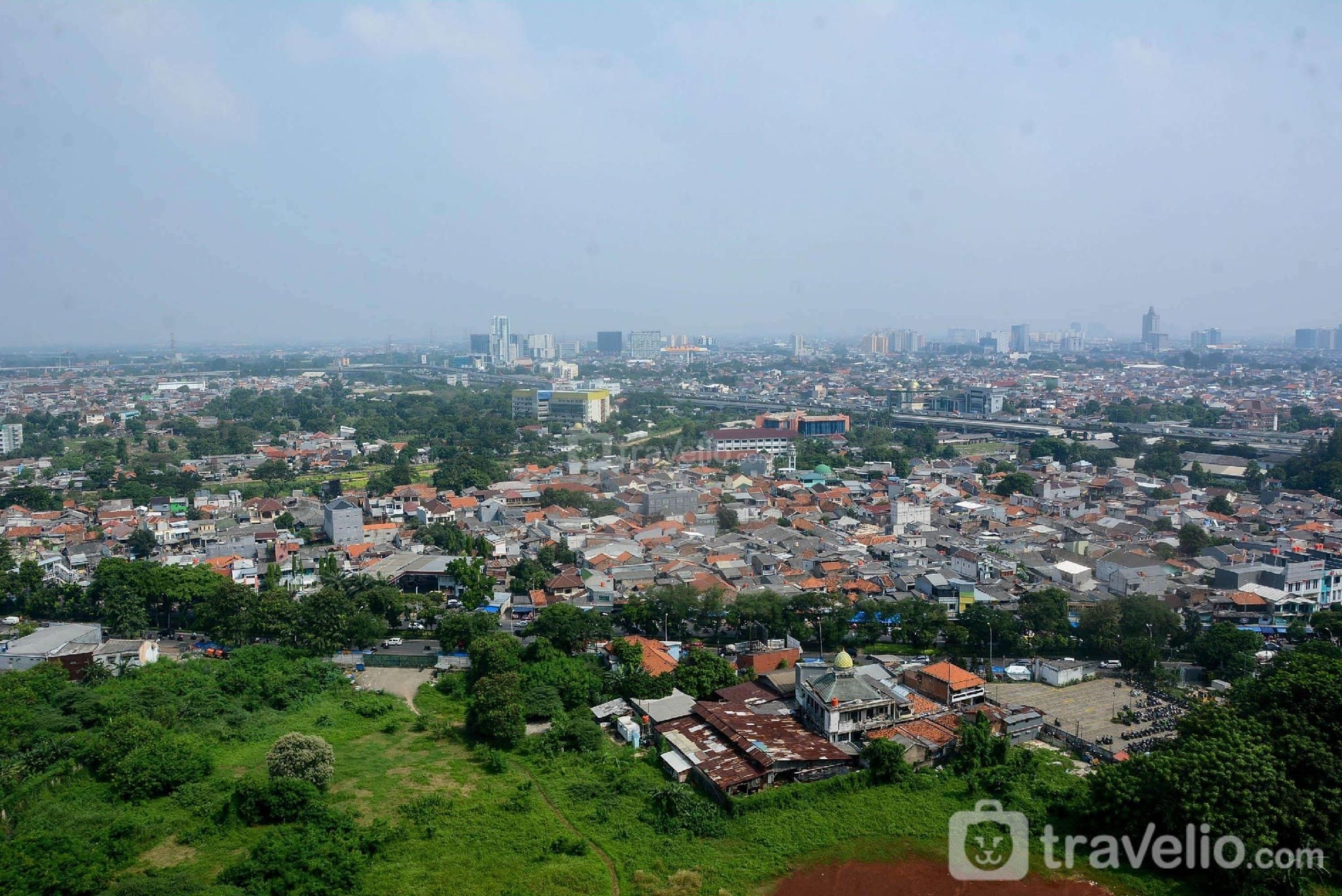 Cozy Design Studio Bassura City By Travelio2