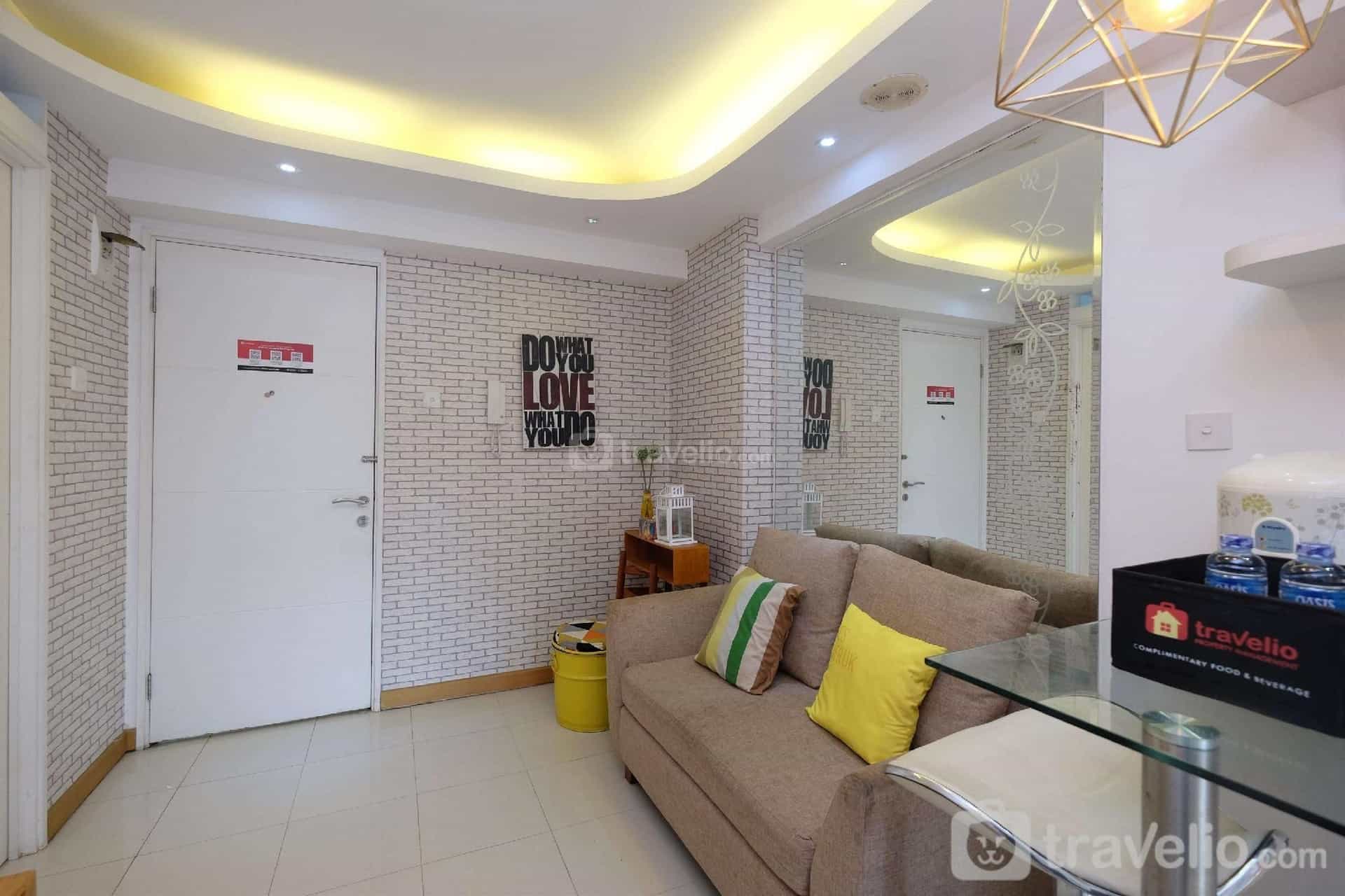 Warm and Cozy 2BR at Bassura City Apt By Travelio Warm and Cozy 2BR at Bassura City Apt By Travelio