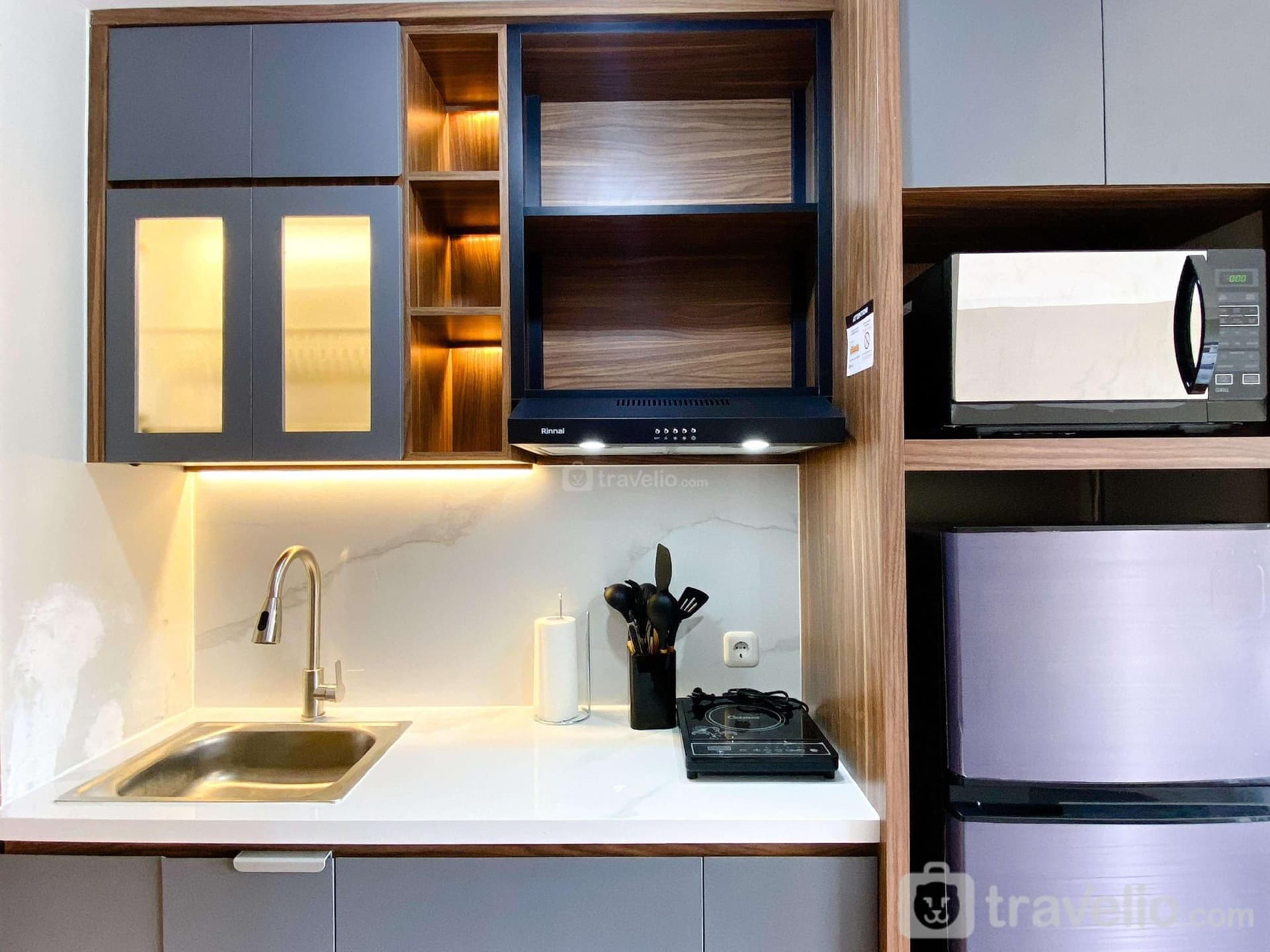 HomeyLook Studio Gateway Park LRT City By Travelio HomeyLook Studio Gateway Park LRT City By Travelio