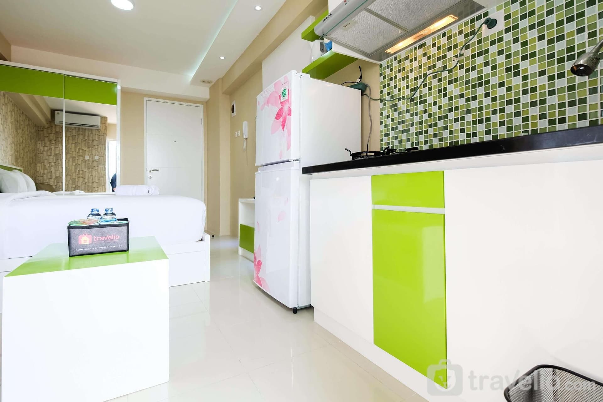 Modern & Minimalist Studio Bassura Apt By Travelio Modern & Minimalist Studio Bassura Apt By Travelio