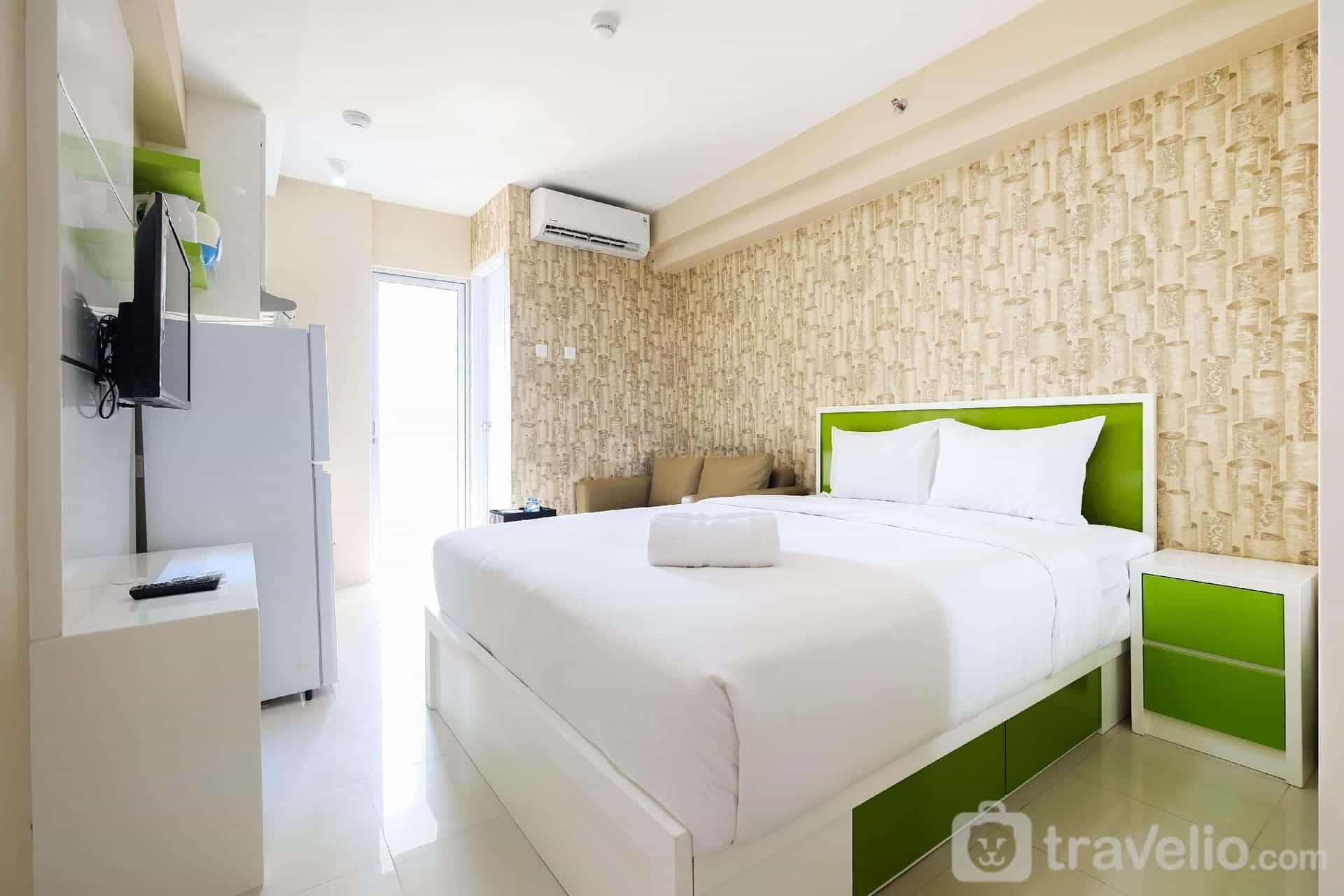 Modern & Minimalist Studio Bassura Apt By Travelio Modern & Minimalist Studio Bassura Apt By Travelio