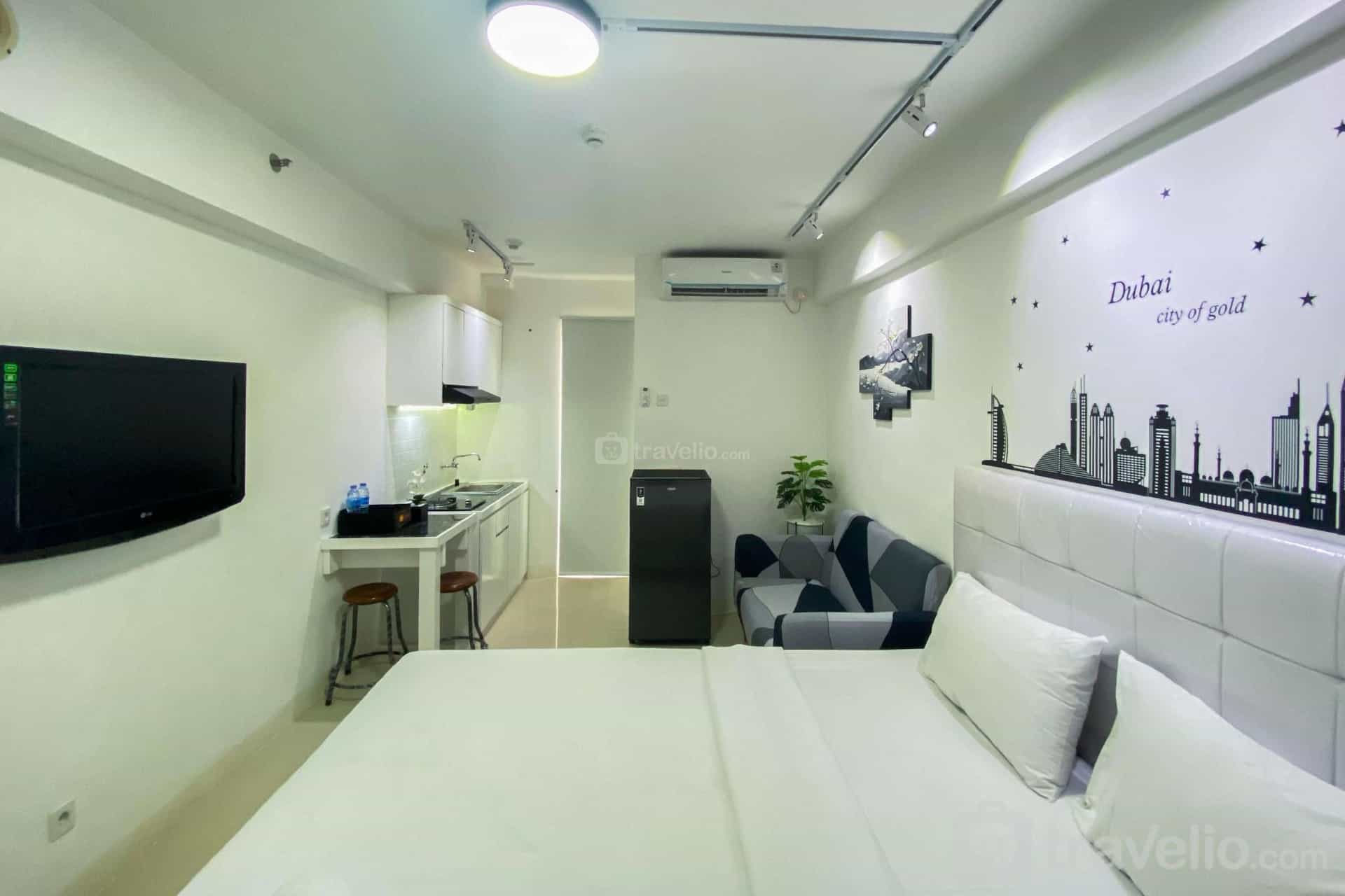Modern Design Studio at Bassura City By Travelio Modern Design Studio at Bassura City By Travelio