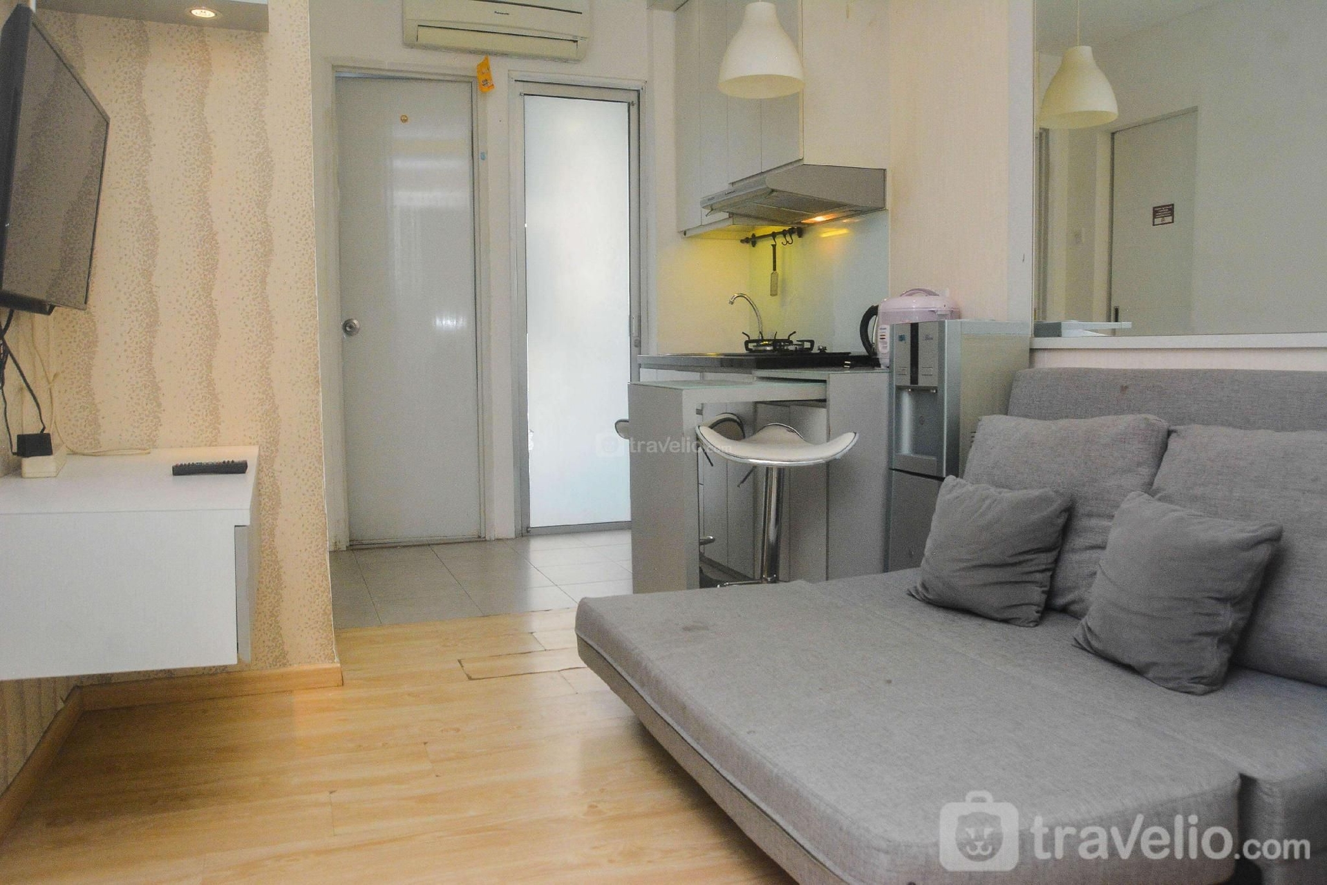 มินิมอลลิสต์ วอร์ม 2บีอาร์ แอท บาสซูรา ซิตี้ บาย ทราเวลลิโอ (Minimalist Warm 2BR at Bassura City By Travelio)3