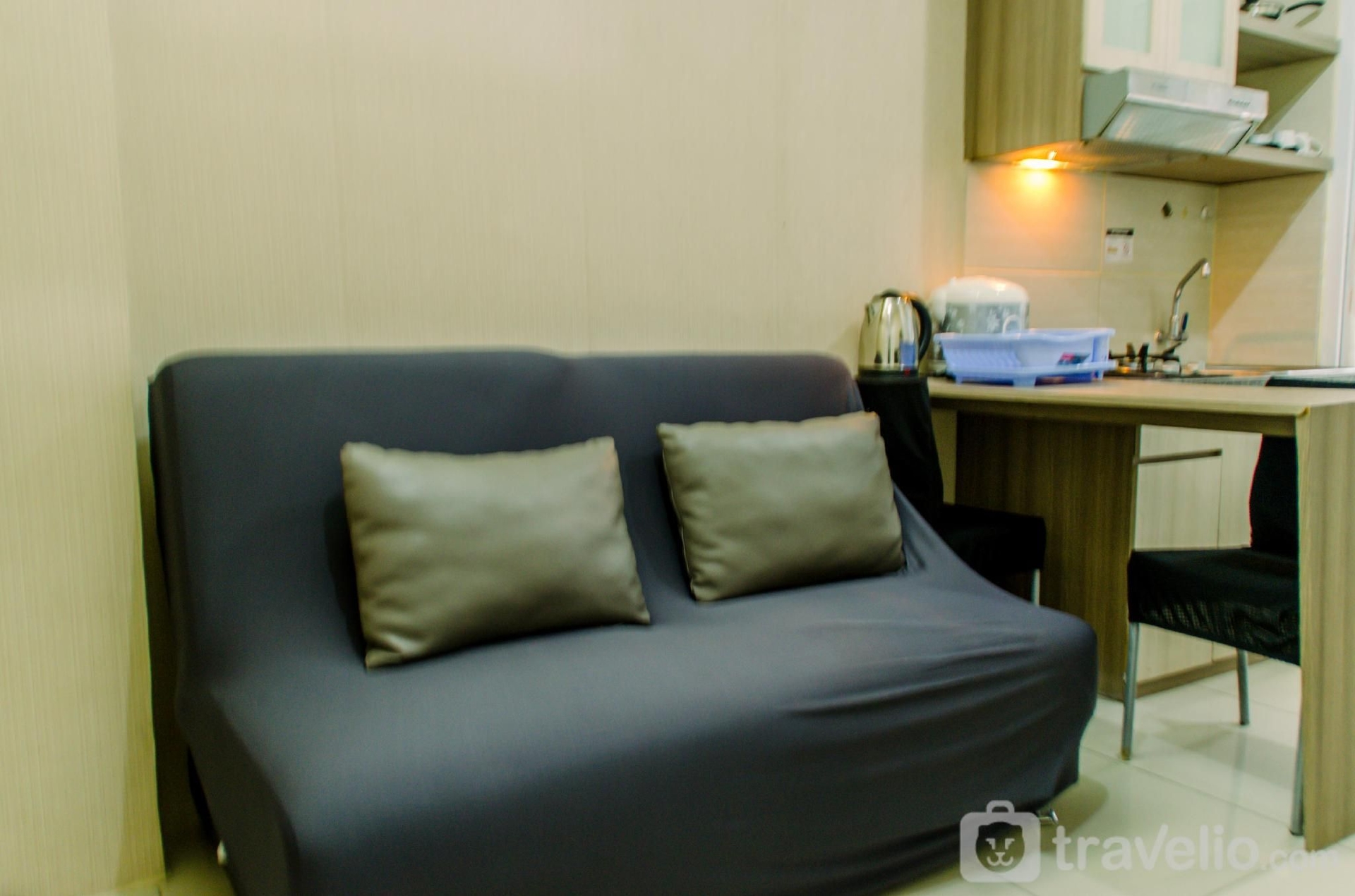Comfort Simply 2BR Green Pramuka City By Travelio1