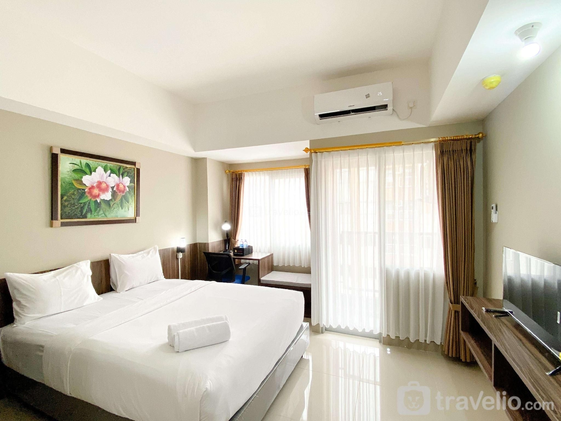 Cozy Studio Apt Gateway Park LRT City By Travelio3