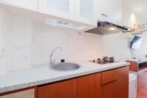Cozy and Simply Studio Tifolia Apt By Travelio2